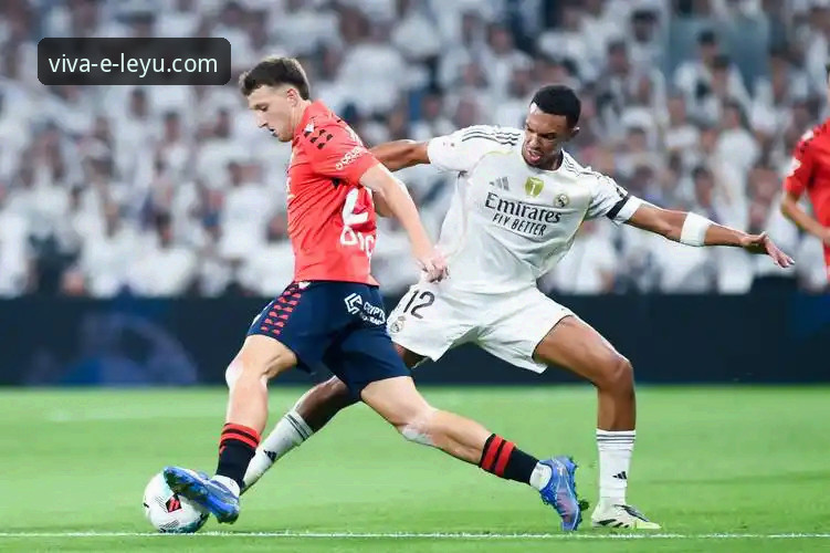 皇马球星阿诺德训练场外小插曲最新动态，乐鱼体育平台高清直播捕捉温情与规则瞬间